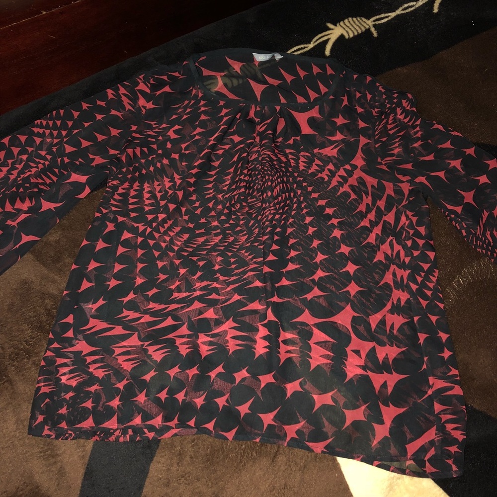 Cute patterned top - Picture 4 of 5